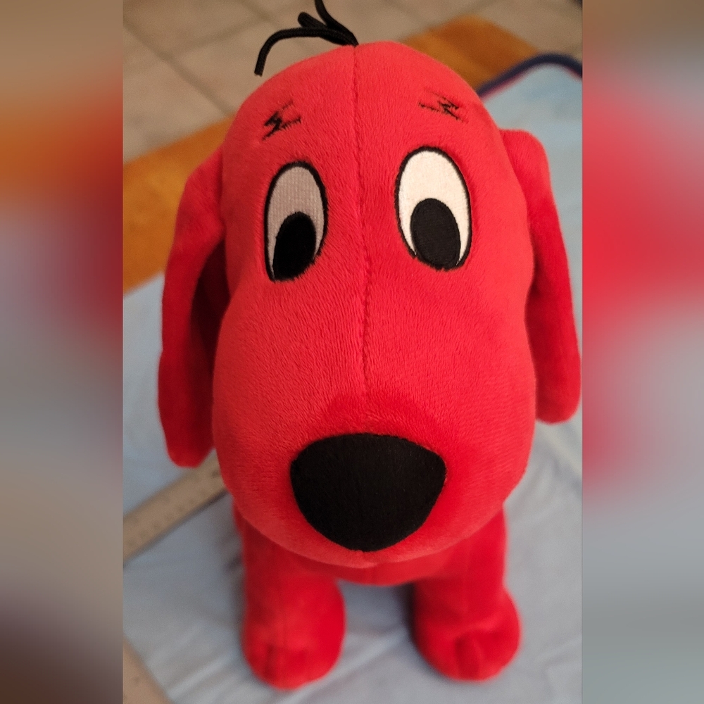 Clifford The Big Red Dog Stuffed Animal Plush stuffie